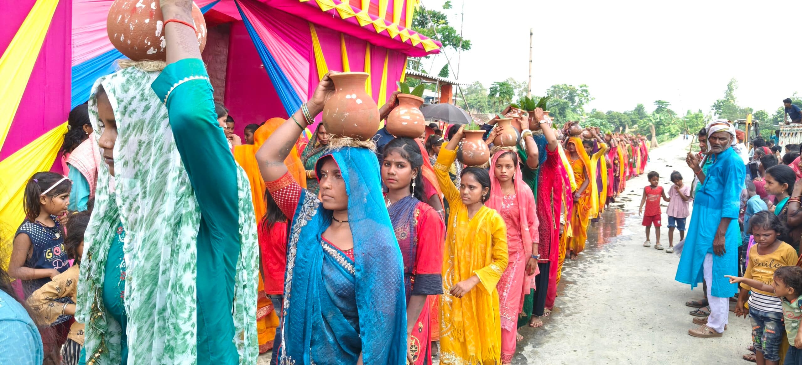 कलश स्थापना के साथ मां शैलपुत्री की हुई पूजा