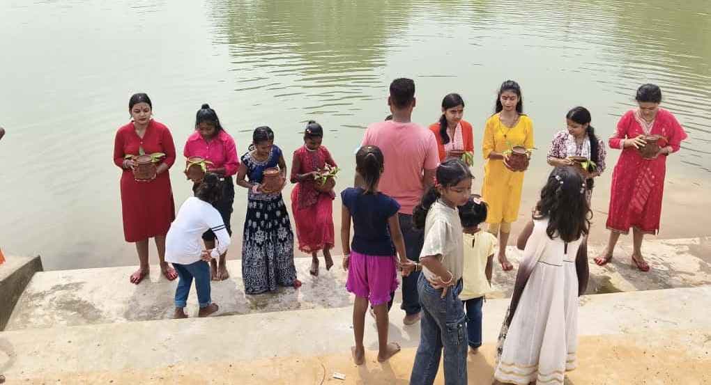 रामघाटी में कलश यात्रा के साथ दुर्गापूजा की तैयारी शुरू