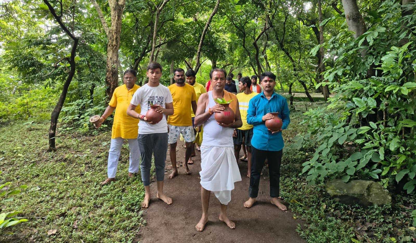 नवरात्र के प्रथम दिन मां शैलपुत्री की हुई पूजा