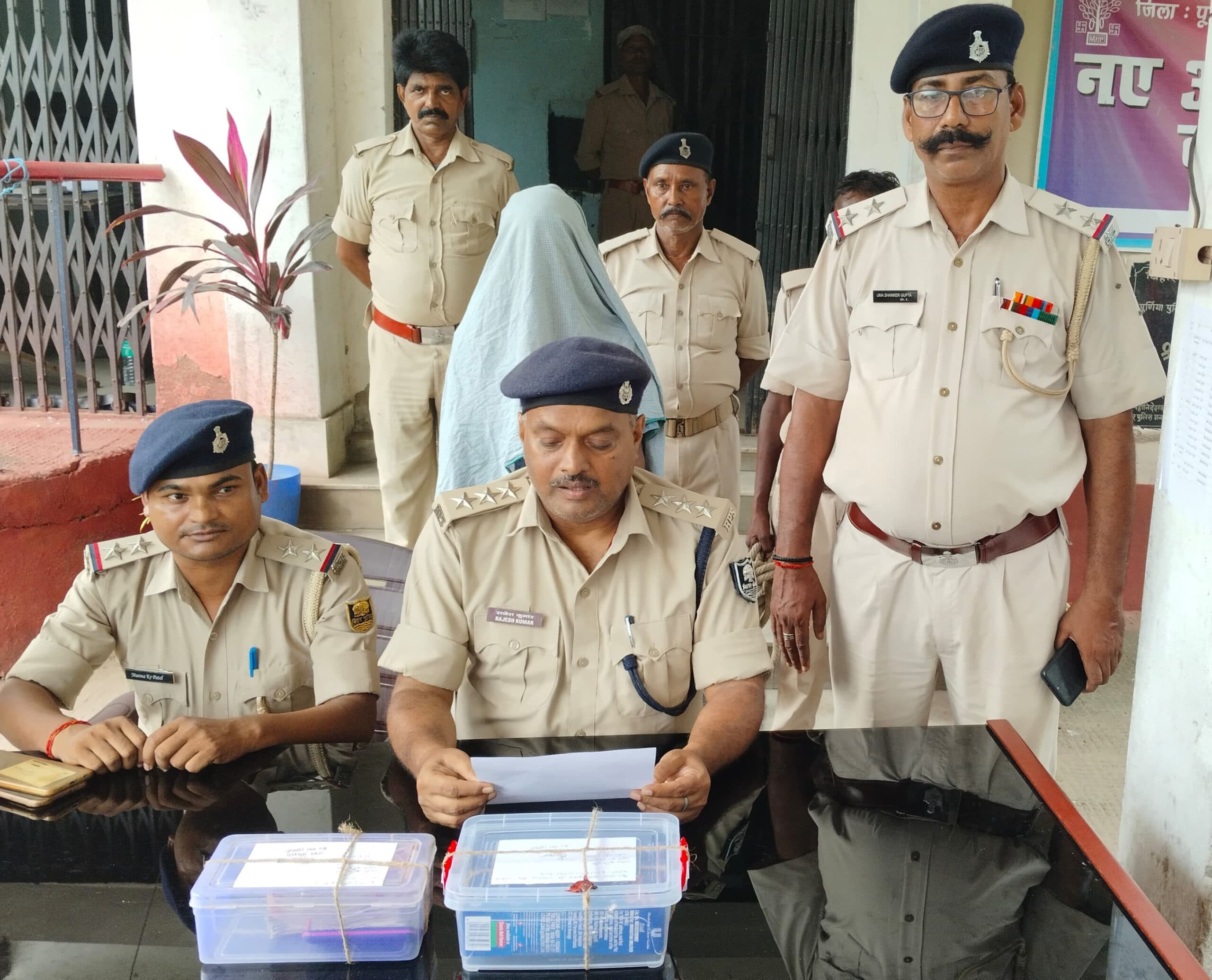 312 ग्राम स्मैक व 1.30 लाख नकदी के साथ दालकोला का तस्कर गिरफ्तार