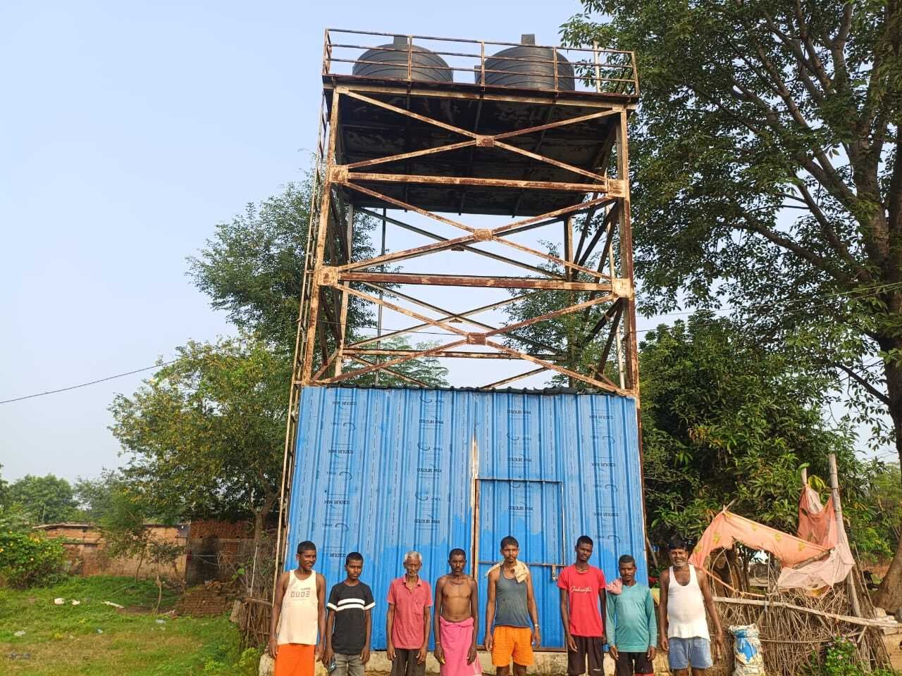 कोल्हुआ के सिमरिया में शुद्ध पेयजल के लिए भटक रहे हैं महादलित टोला वासी