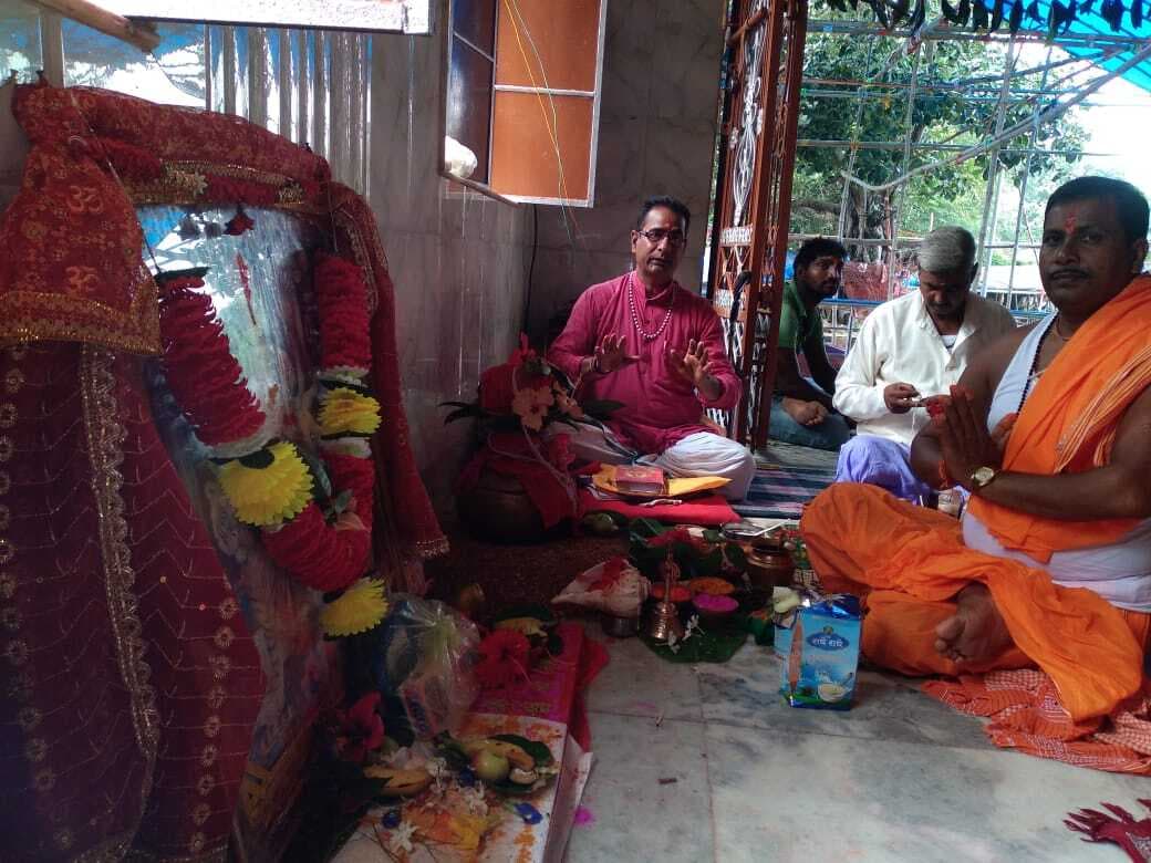 Deoghar news : कलश स्थापना के साथ शारदीय नवरात्र शुरू, दुर्गा सप्तशती के गूंजने लगे पाठ