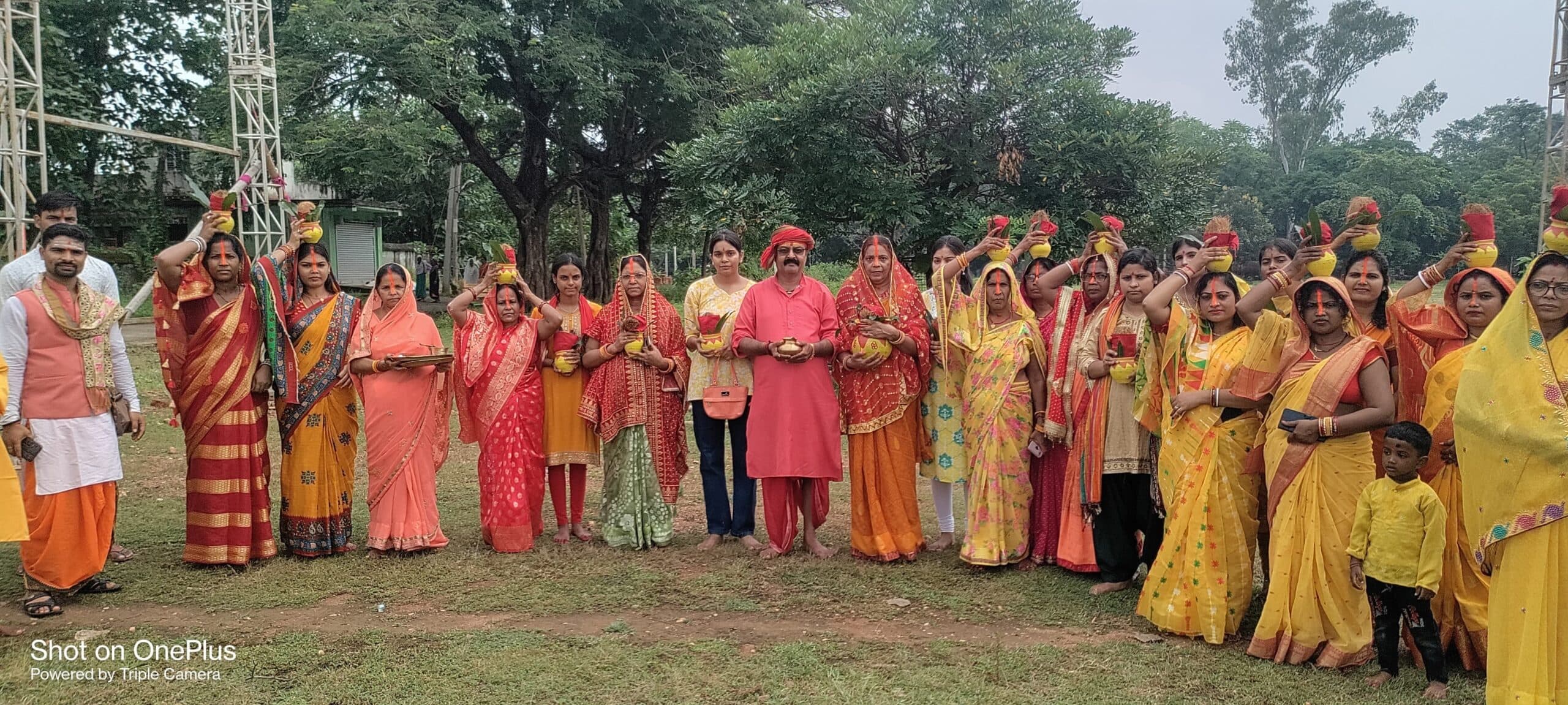 Seraikela Kharsawan News : सनातनी दुर्गा पूजा समिति ने निकाली कलश यात्रा