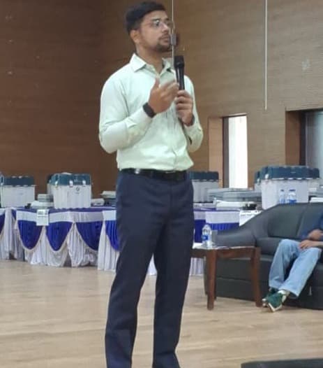 विधानसभा चुनाव को लेकर मास्टर ट्रेनरों का प्रशिक्षण अहम : डीएम