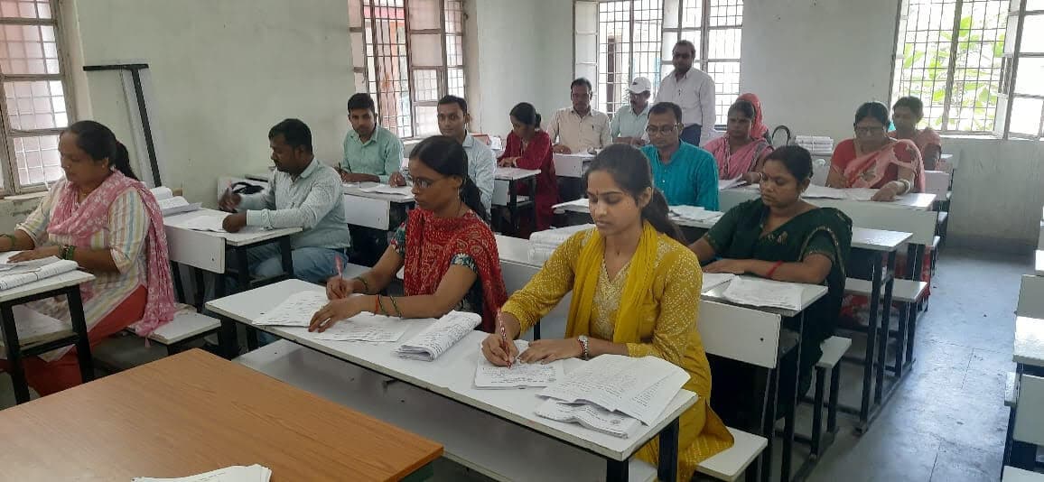 Samastipur News:बीआरसी सिमरी में मूल्यांकन कार्य प्रारंभ