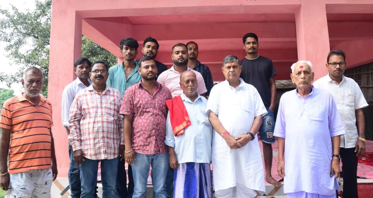 महादेव मंदिर परिसर में नवनिर्मित भवन का विधायक ने किया उद्घाटन