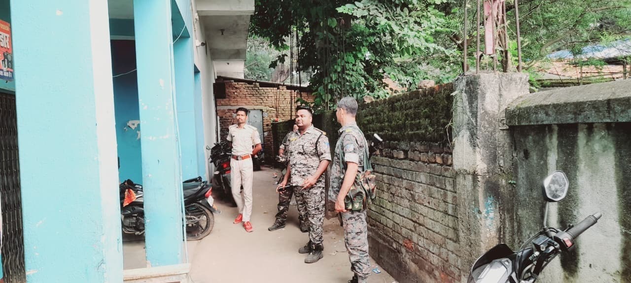 हेलमेट लगाकर बैंक में न दें प्रवेश : थाना प्रभारी