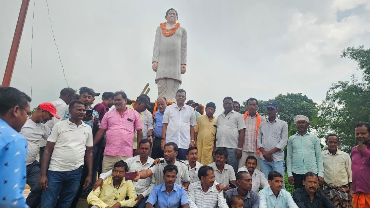 Bokaro News : बिनोद बाबू का जीवन युवाओं के लिए प्रेरणा स्रोत : डाॅ लंबोदर