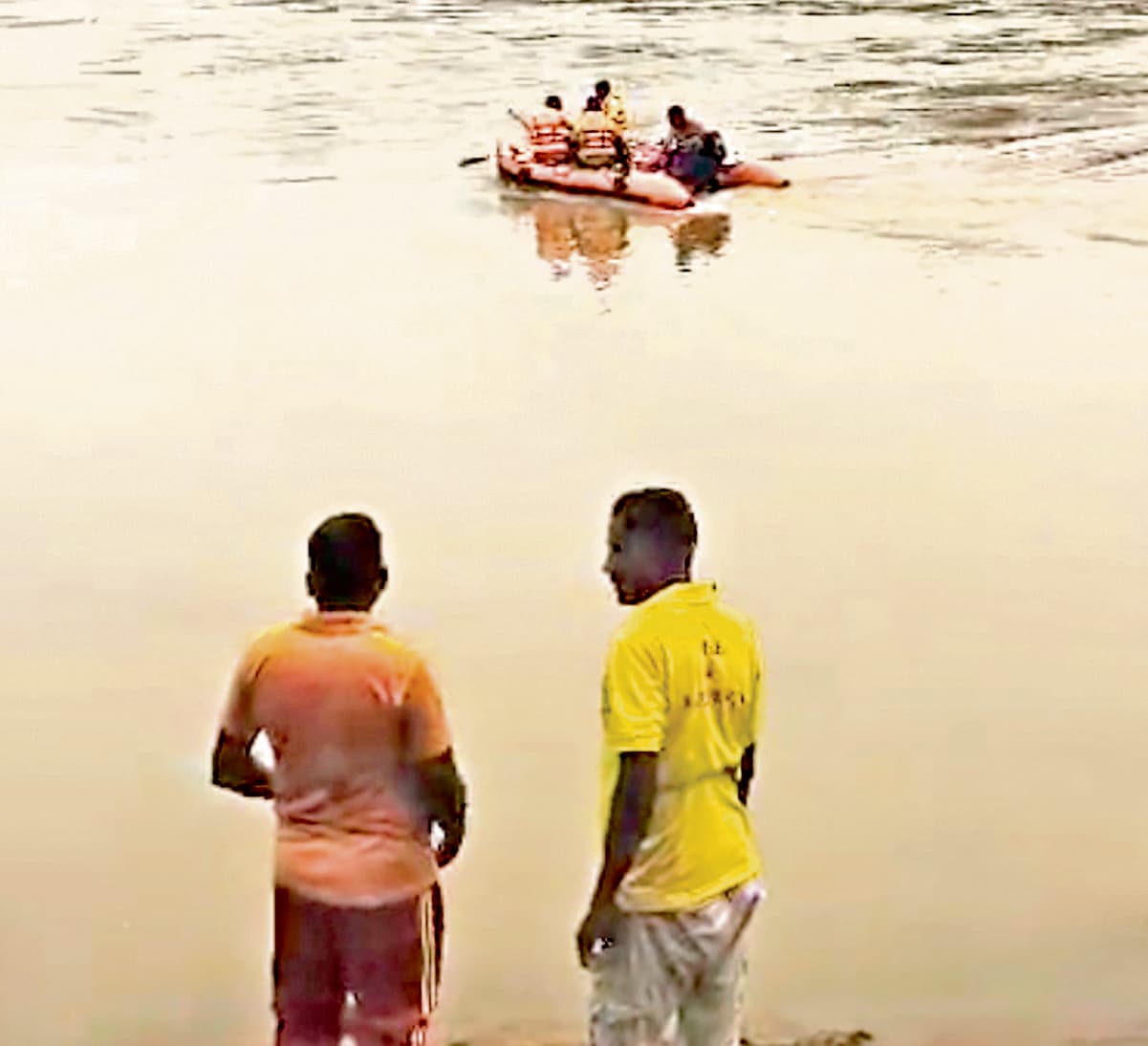 Rourkela news : ब्राह्मणी नदी में नहाने गया युवक डूबा, रेस्क्यू ऑपरेशन जारी