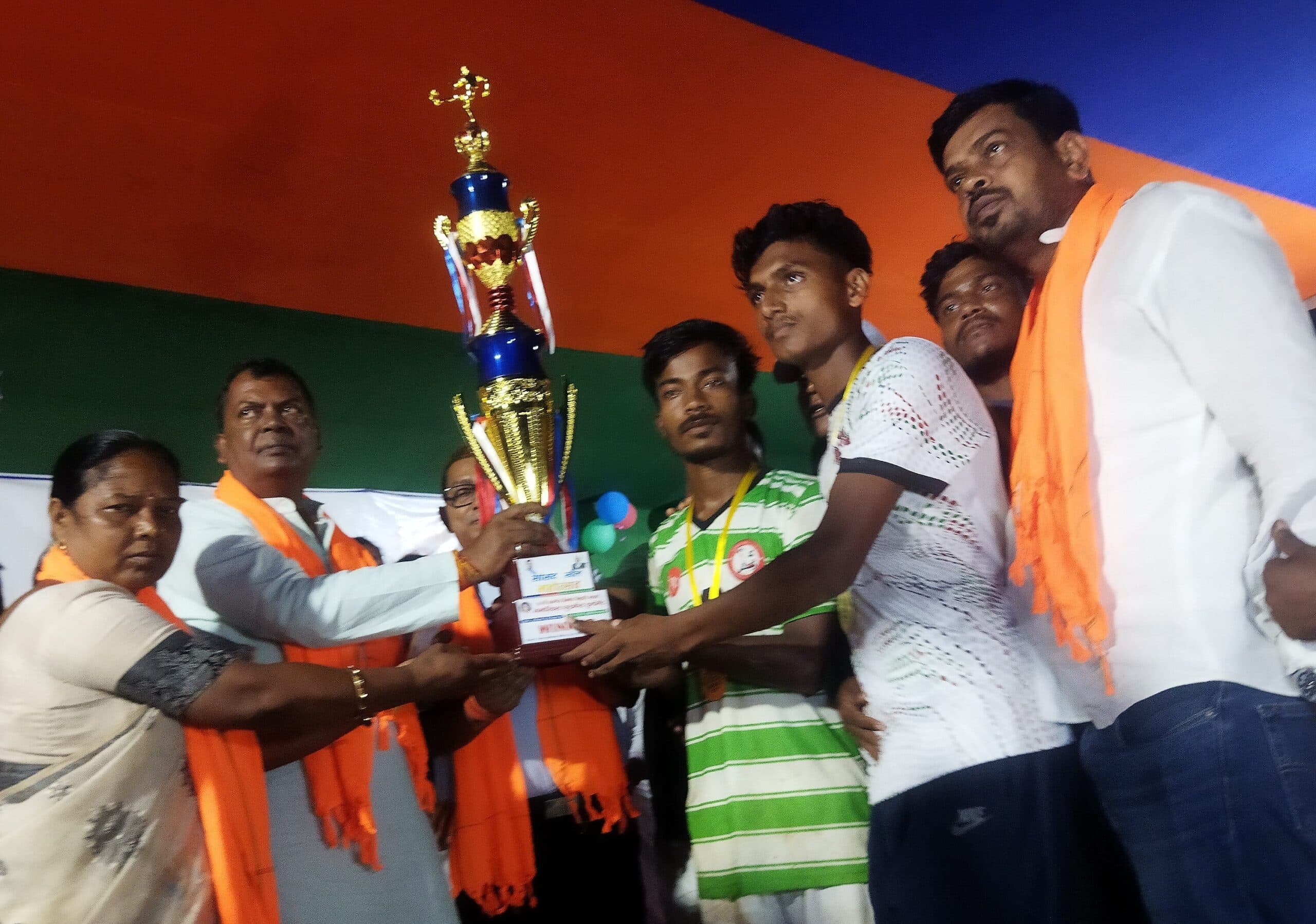 Bokaro News : फुटबॉल टूर्नामेंट का विजेता बना जेपी क्लब घटियारी