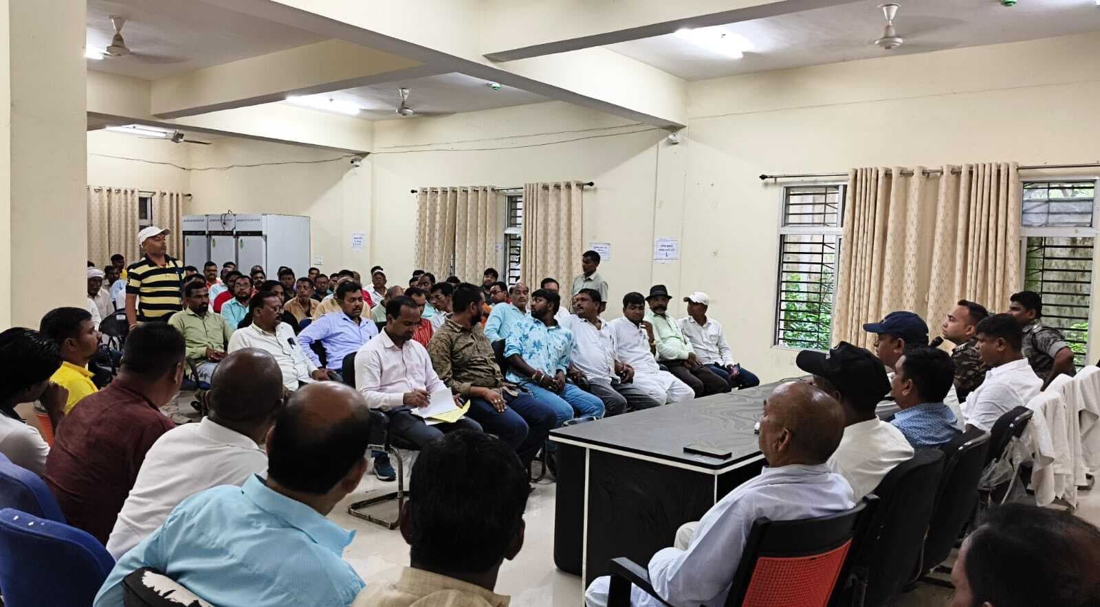 Giridih news: दुर्गापूजा को ले एसडीओ ने की विधि व्यवस्था संधारण व प्रशासनिक तैयारी की समीक्षा