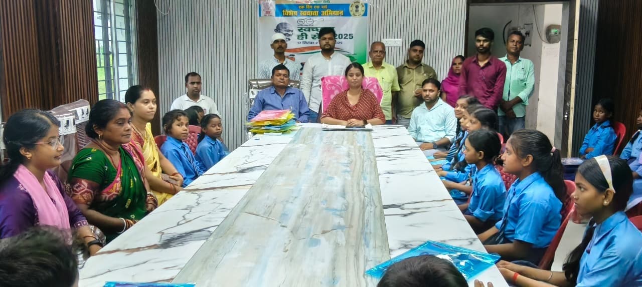 डोभी में चित्रकला प्रतियोगिता से गूंजा स्वच्छता संदेश