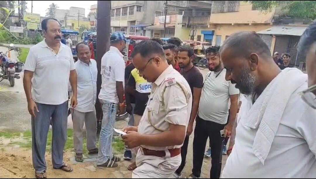 बम की अफवाह से अफरा-तफरी