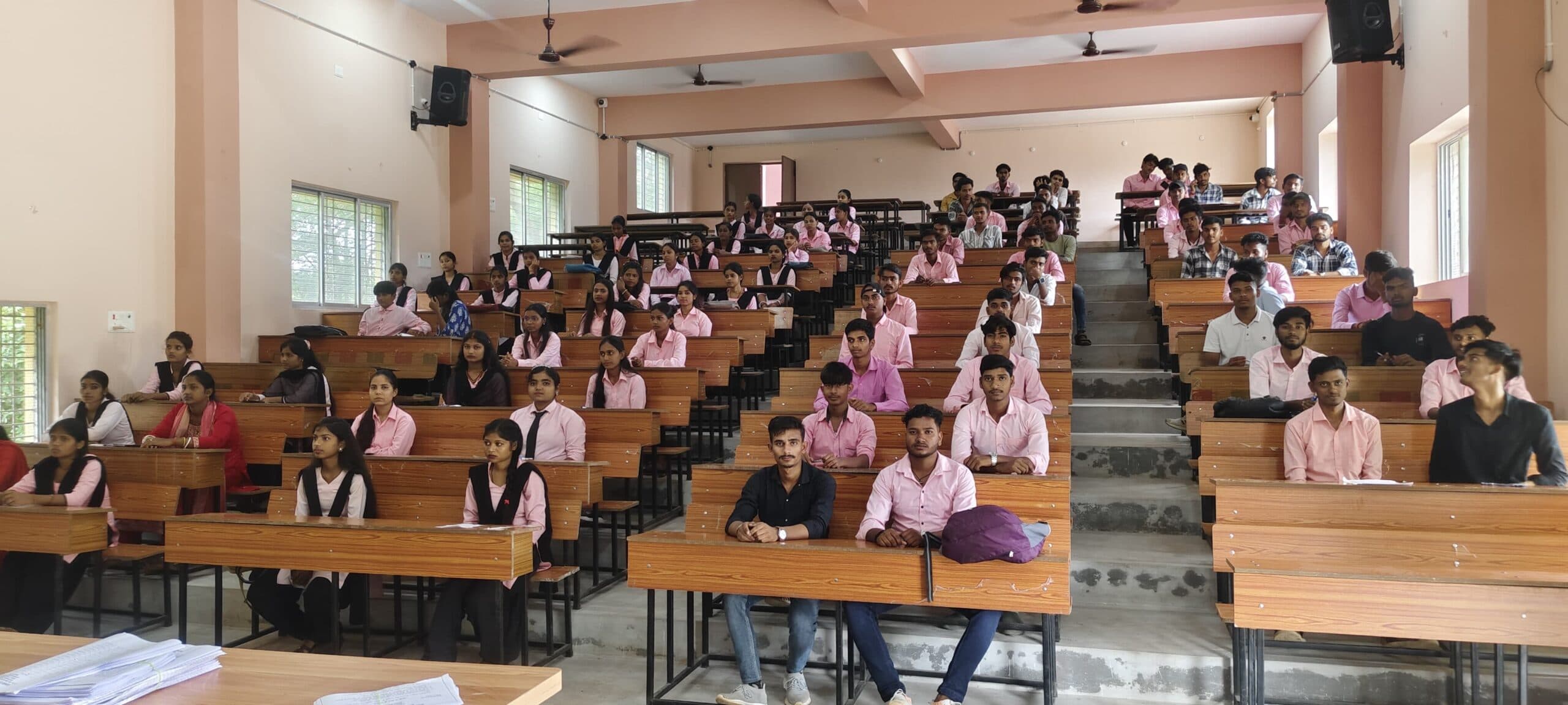 Giridih News :राष्ट्रीय सेवा योजना स्थापना दिवस पर संगोष्ठी का आयोजन