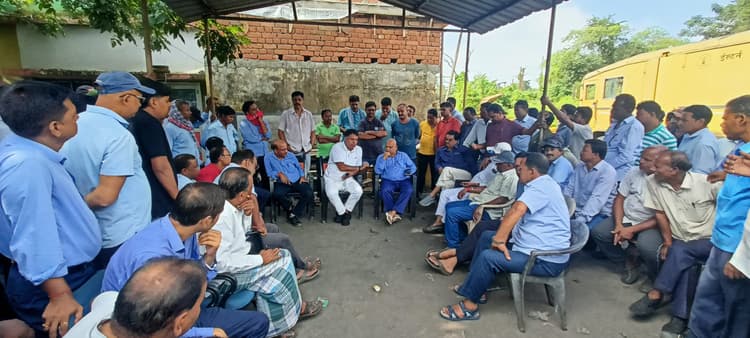 कोलियरी में पूर्व की तरह शिफ्ट के अनुसार कार्य करने पर बनी सहमति