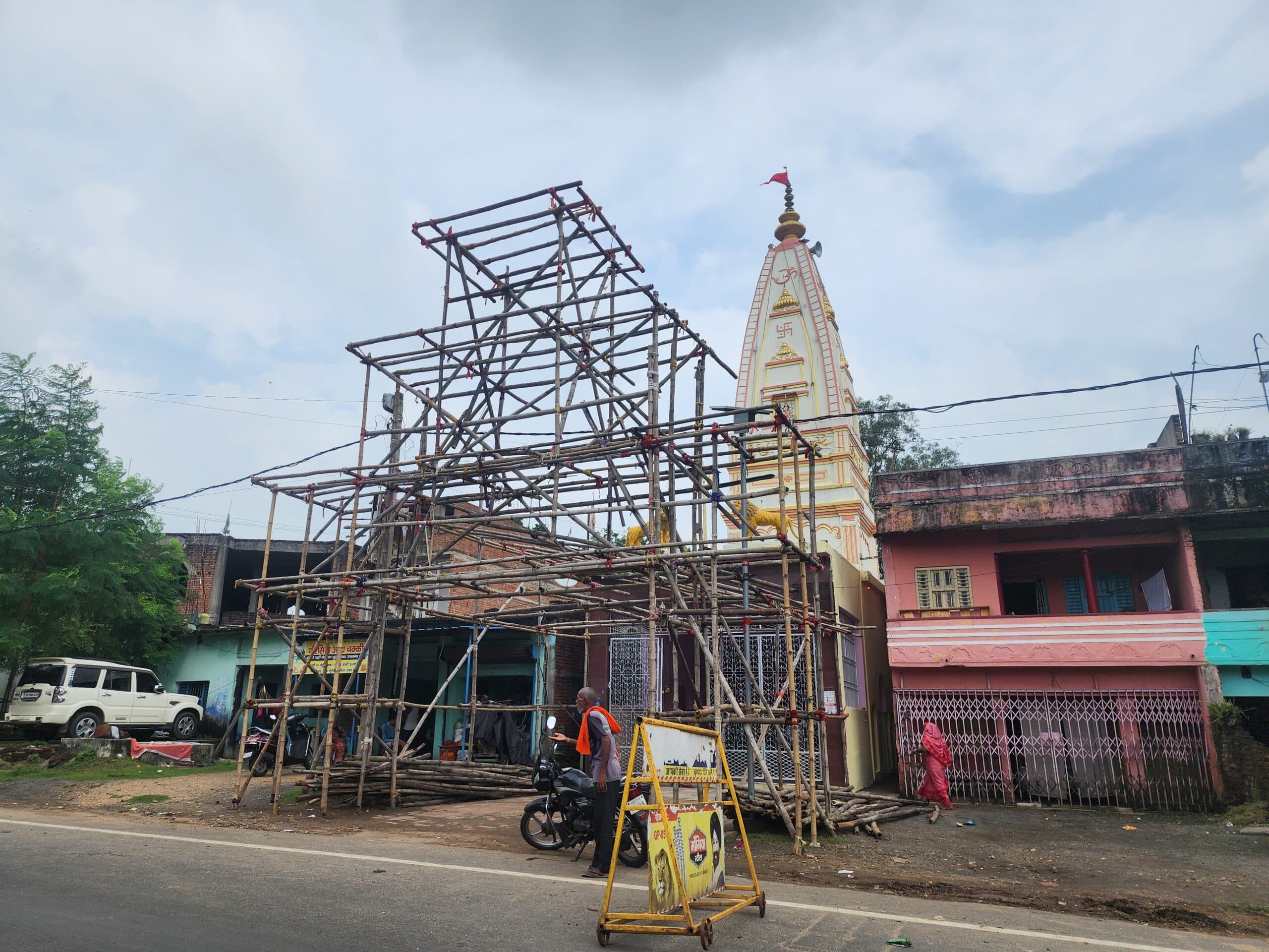 Giridih News :सांप्रदायिक सौहार्द की मिसाल है डुमरी का सार्वजनिक दुर्गा मंदिर