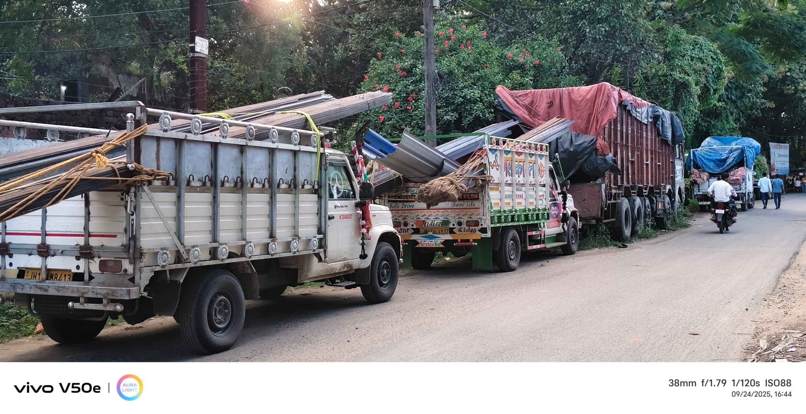 Giridih News :जांच अभियान में आधा दर्जन वाहन पकड़ाये