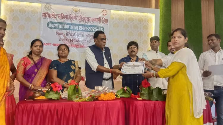 Giridih News : संगठित होने पर किसानों के मोलभाव की बढ़ जाती है ताक़त : नागेंद्र