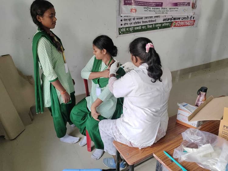 शिविर में 150 विद्यार्थियों का किया गया हेल्थ चेकअप