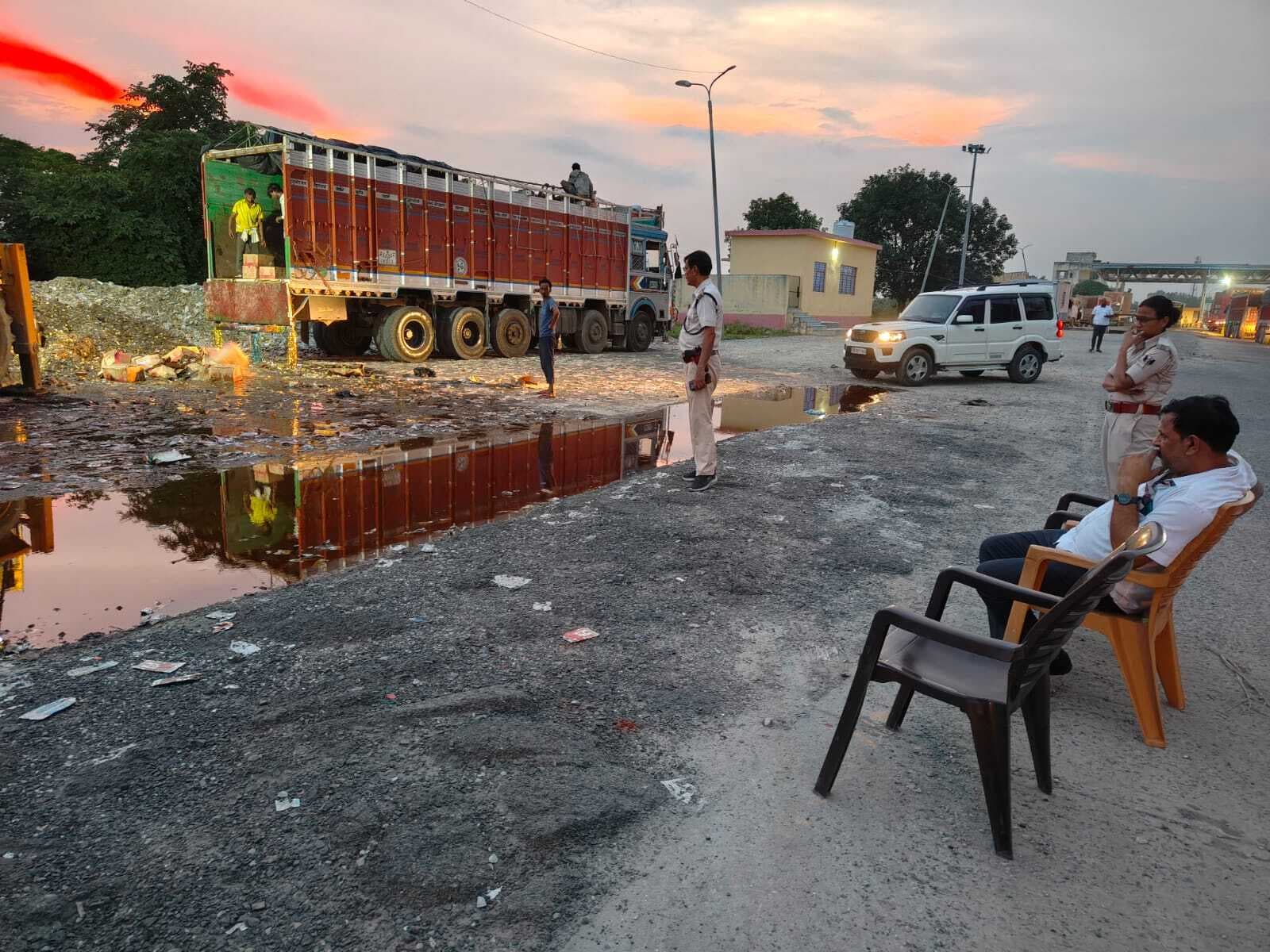 कुचायकोट में 10,228 लीटर शराब को जेसीबी से किया गया नष्ट