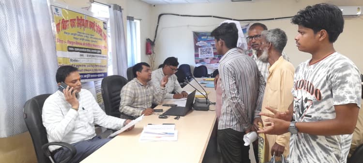 बिजली विभाग ने लगाया कैंप, छह समस्याओं का हुआ निष्पादन