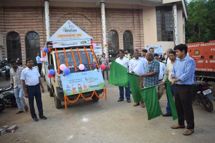 स्वच्छता जागरूकता रथ से स्वच्छोत्सव का शुभारंभ