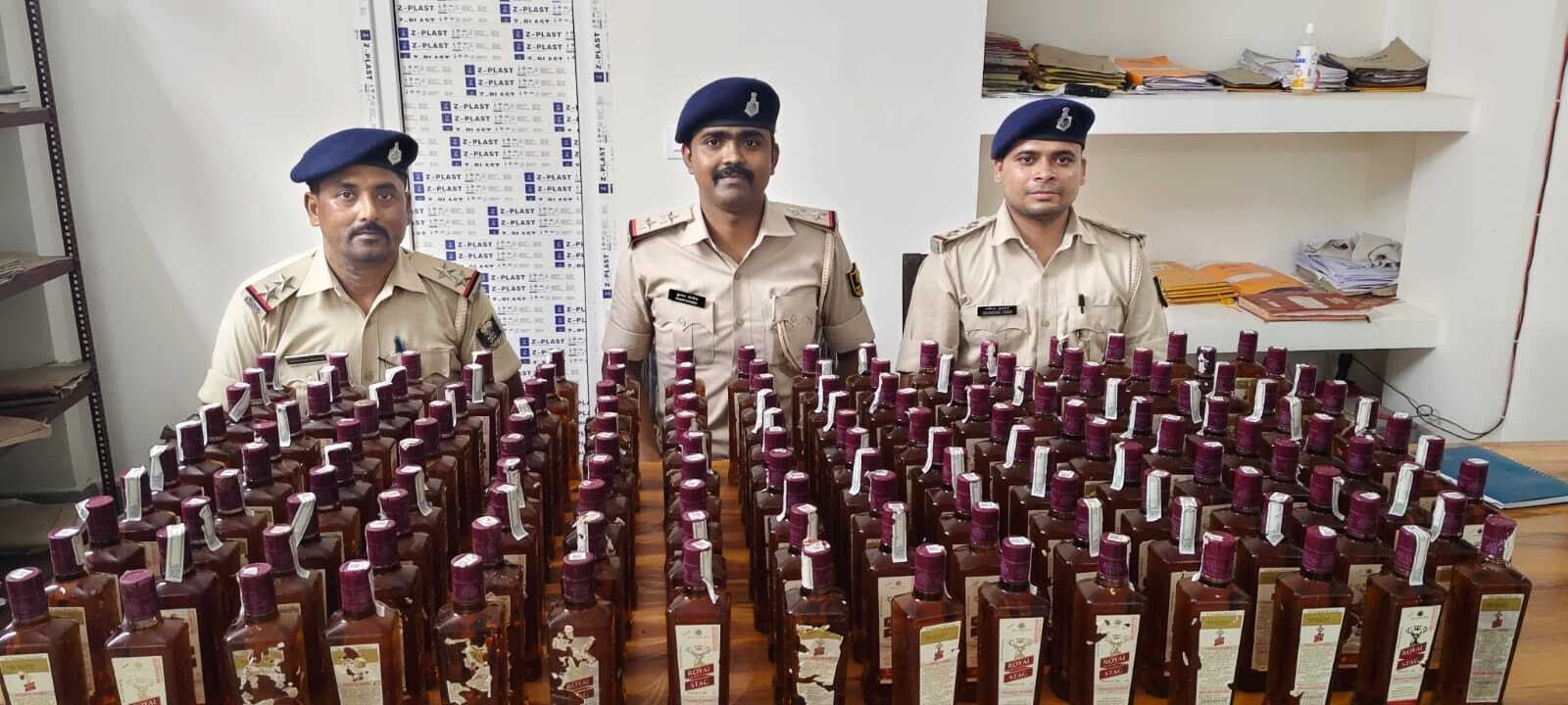 छापेमारी में 168 बोतल विदेशी शराब बरामद, एक गिरफ्तार