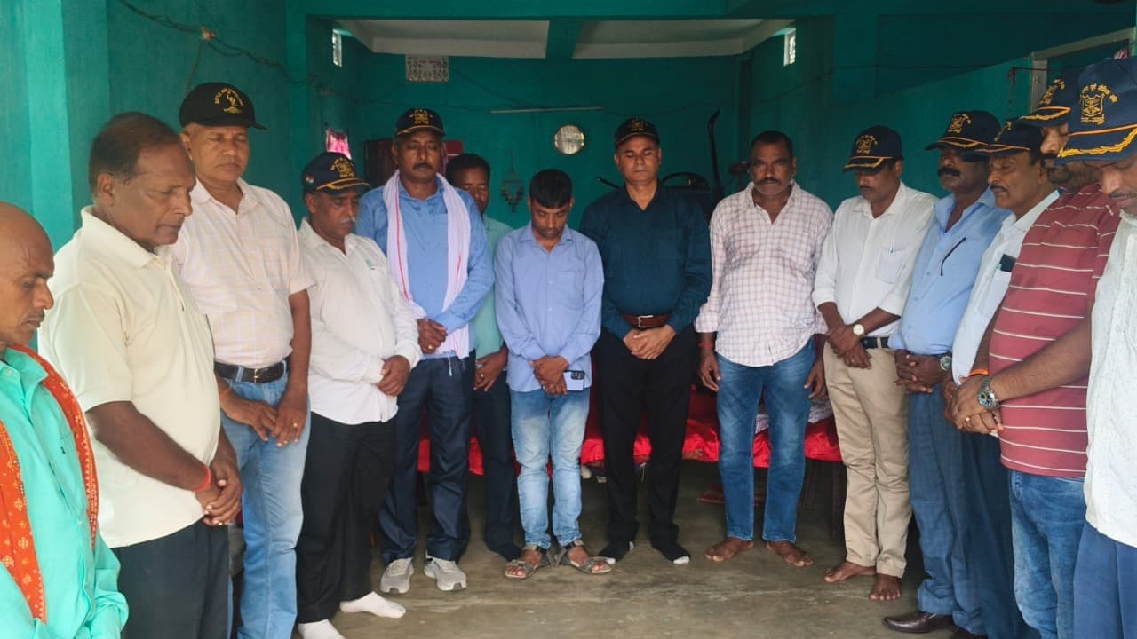 पूर्व सैनिक संगठन के सदस्यों ने पूर्व सैनिक के परिजनों को दी सांत्वना