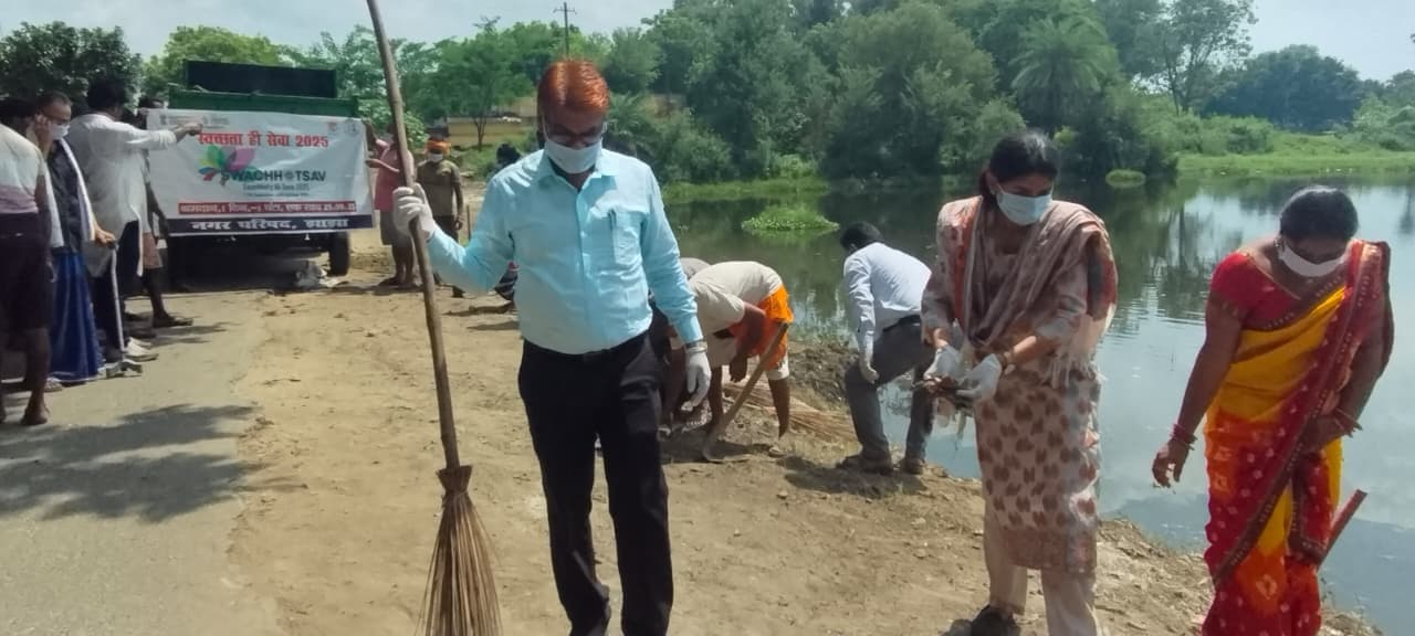 नगर परिषद ने चलाया स्वच्छता अभियान