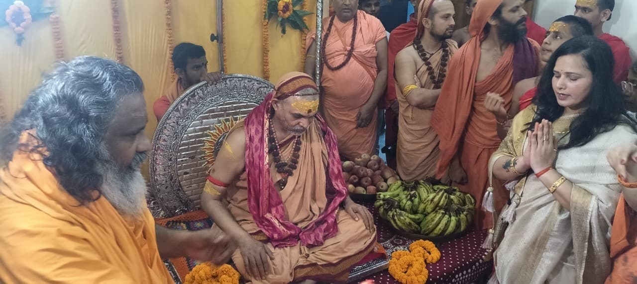 शंकराचार्य पहुंचे कैमूर, आज शहर में निकालेंगे पदयात्रा