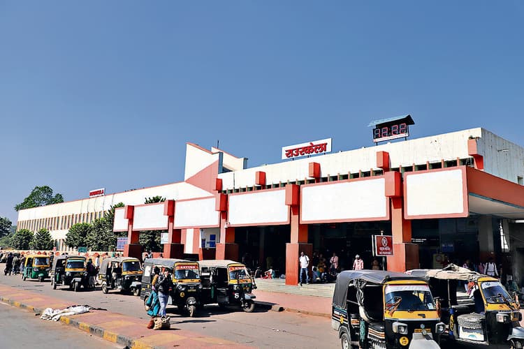 Rourkela News: राउरकेला को रेलवे डिवीजन बनाने को लेकर लंबे समय से हो रही मांग, केंद्र सरकार उदासीन