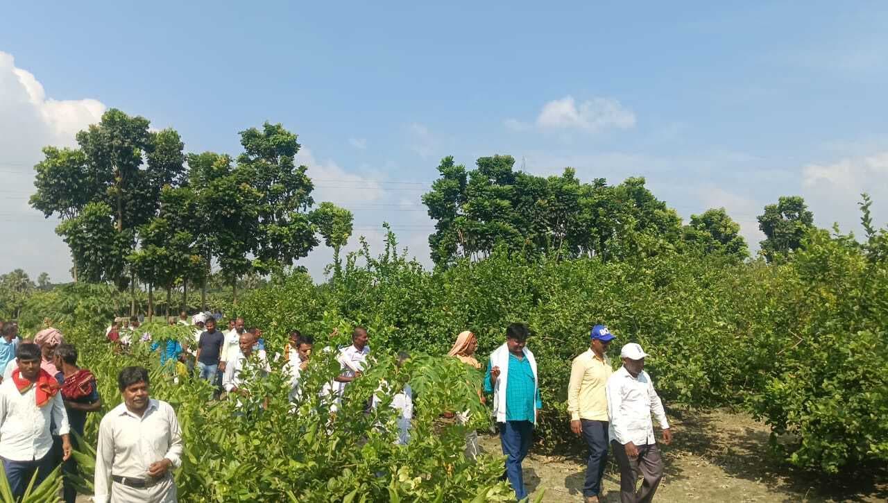 Samastipur News:किसानों ने परिभ्रमण कर उन्नत खेती के सीखे गुर