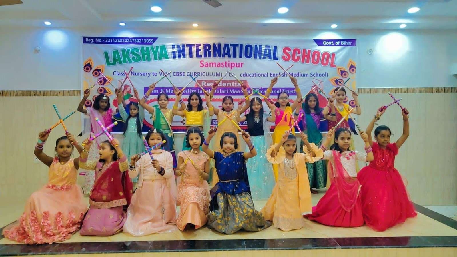 Samastipur News:लक्ष्य इंटरनेशनल स्कूल में डांडिया नृत्य का भव्य आयोजन