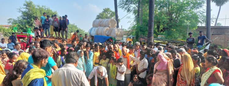 युवक की हत्या के खिलाफ पांच घंटे सड़क जाम