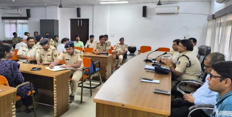 सुपौल में दुर्गा पूजा को लेकर विधि-व्यवस्था की समीक्षा बैठक