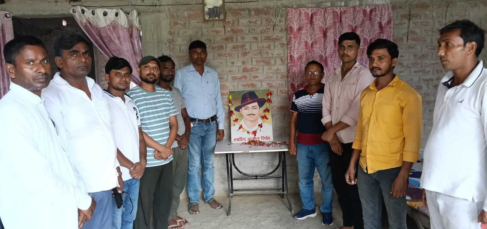 नहुआ में मनायी गयी शहीद-ए-आजम की जयंती