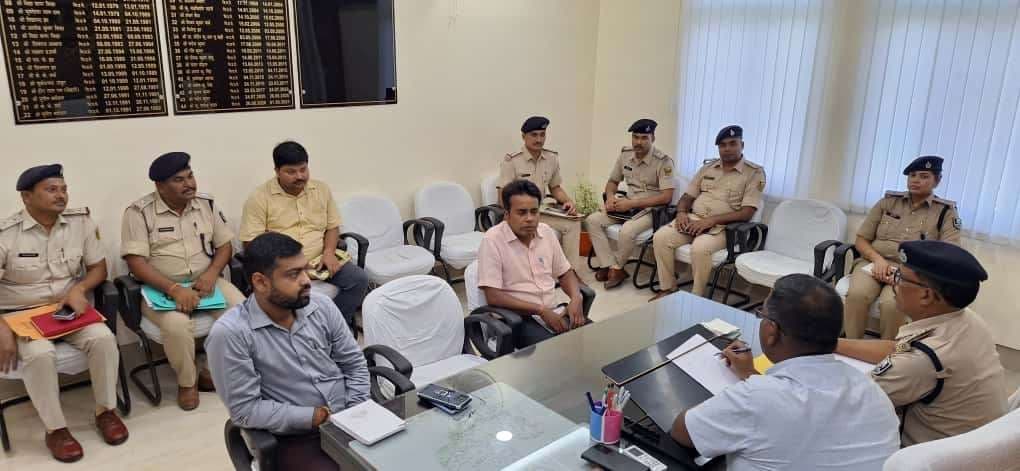 शांति व्यवस्था बनाए रखने को लेकर एसडीएम की बैठक