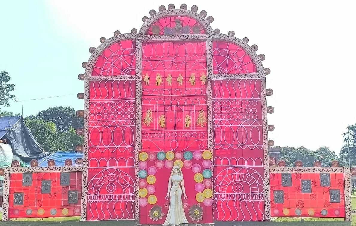 महाषष्टी पर बिल्व के पेड़ की गयी पूजा, बेल भरनी आज