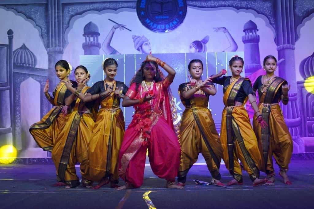 Madhubani News : डॉन बॉस्को कॉन्वेंट स्कूल के बच्चों ने डांडिया व गरबा नाइट में मचाया धमाल