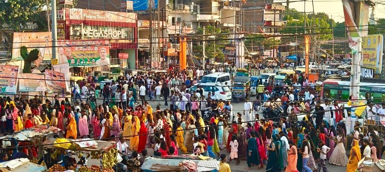 नगर में दशहरा महोत्सव में भीड़ और अव्यवस्था ने बढ़ायी परेशानी