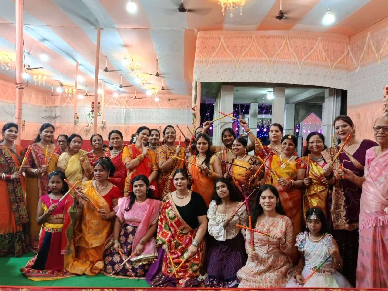 Dhanbad News: नालंदा ग्रीन सिटी में डांडिया नाइट, झूमे श्रद्धालु