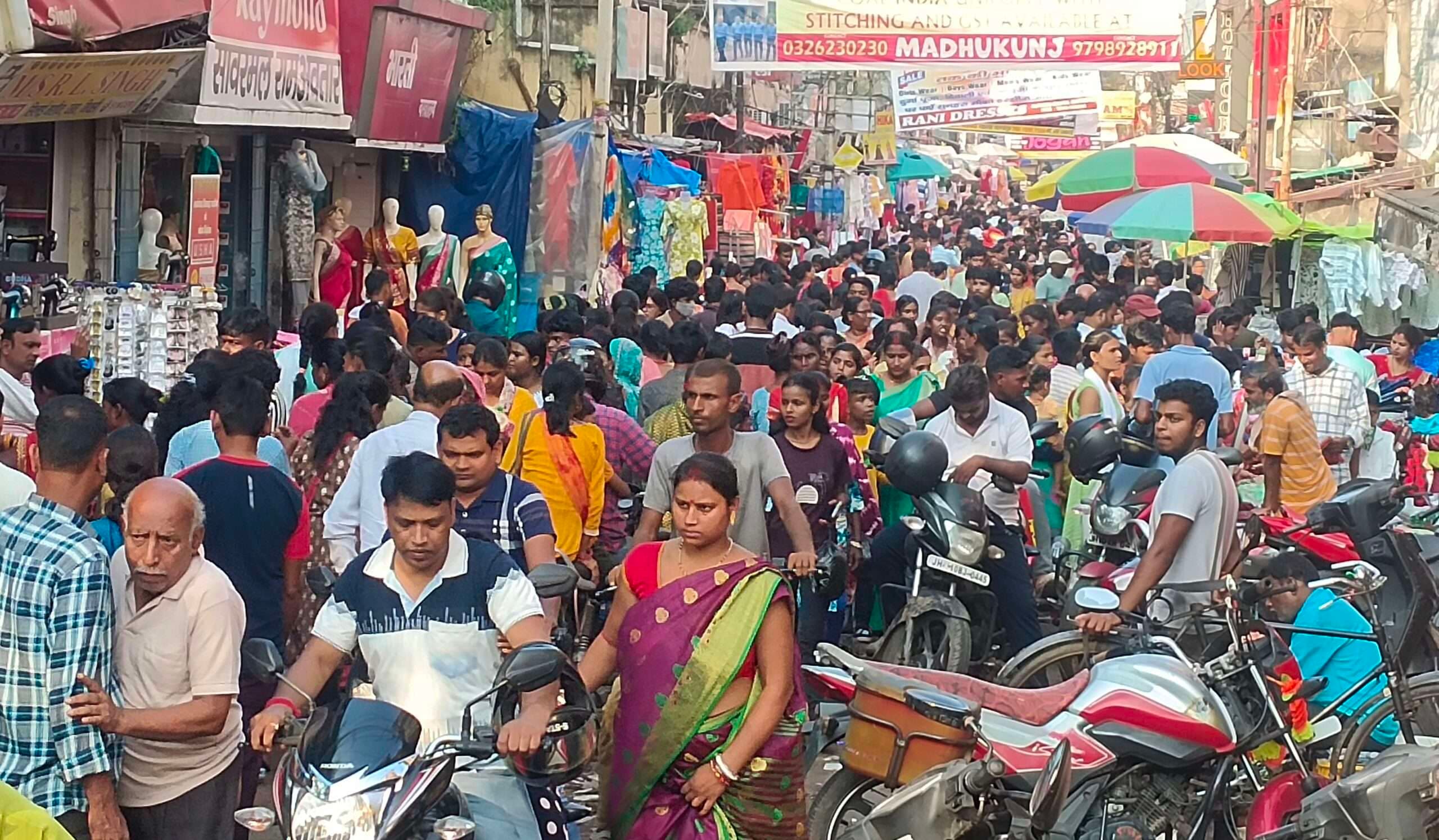 Dhanbad News: दुर्गोत्सव पर धन की बारिश, 215 करोड़ का कारोबार