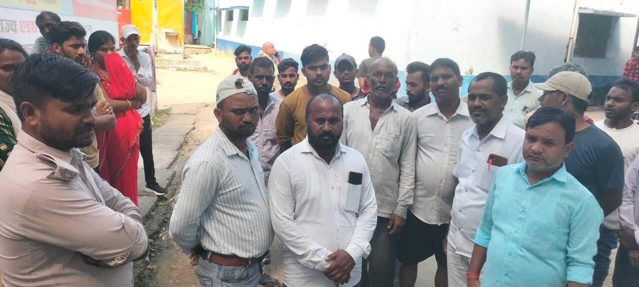 बिजली के तार की चपेट में आने से अधेड़ व्यक्ति की मौत