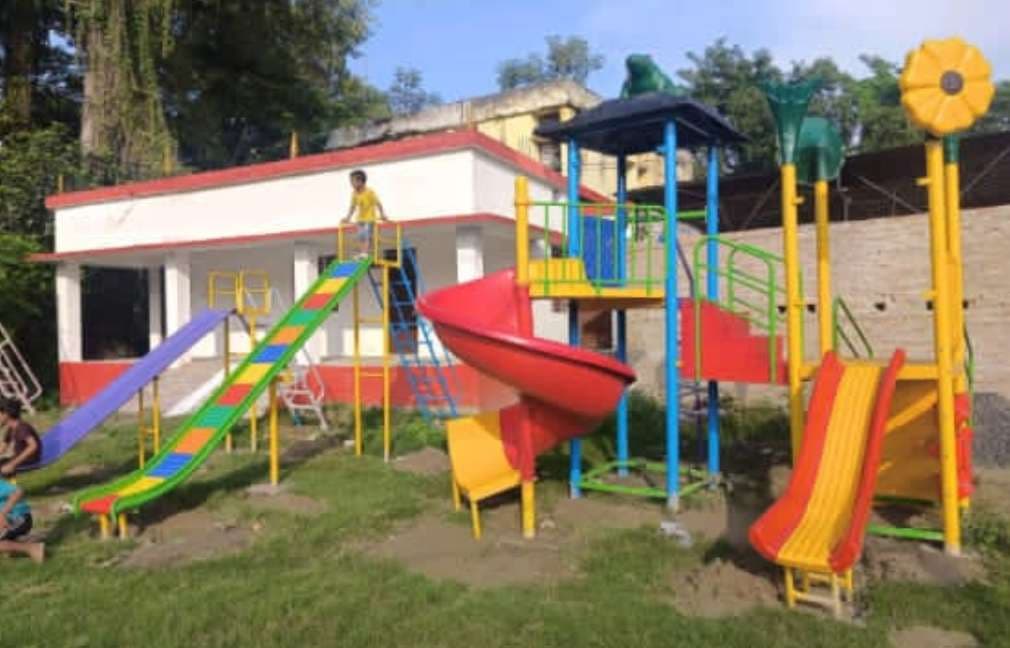 Motihari : नगर निगम ने बच्चों के मनोरंजन के लिए लगाया झूला