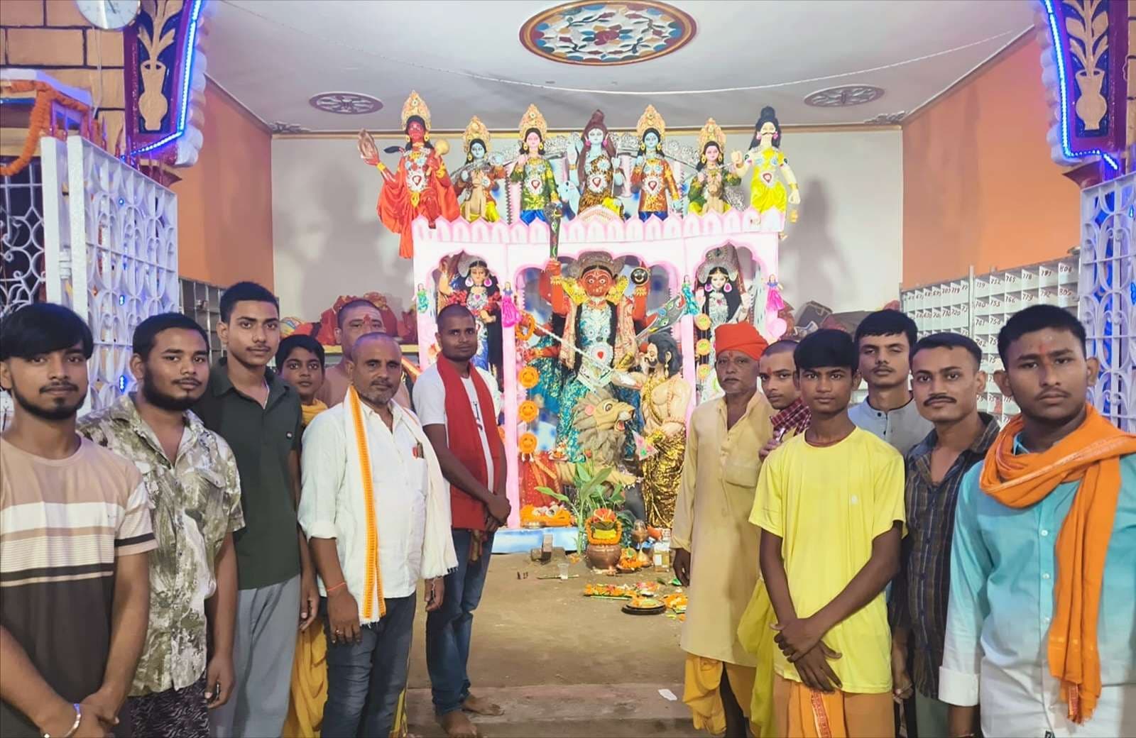 hajipur news. चमरहरा वाली दुर्गा मैया का खुला पट