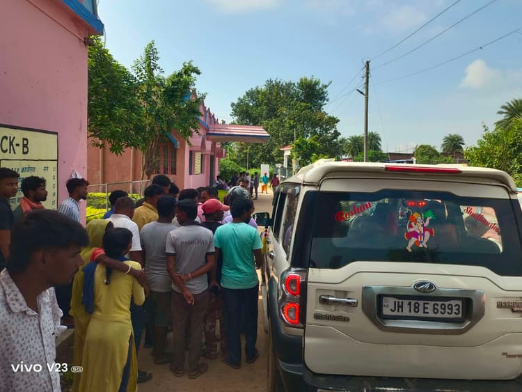 सारठ : पुलिस में बहाली के लिए तैयारी कर रहे युवक की दौड़ के दौरान मौत