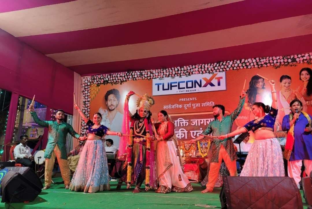Giridih News :बदडीहा मंडप में सांस्कृतिक कार्यक्रमों की धूम