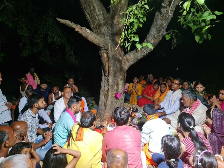 Giridih News :बदडीहा में पड़ोस के गांव महतोटांड़ से बेलभरणी लाने की है परंपरा