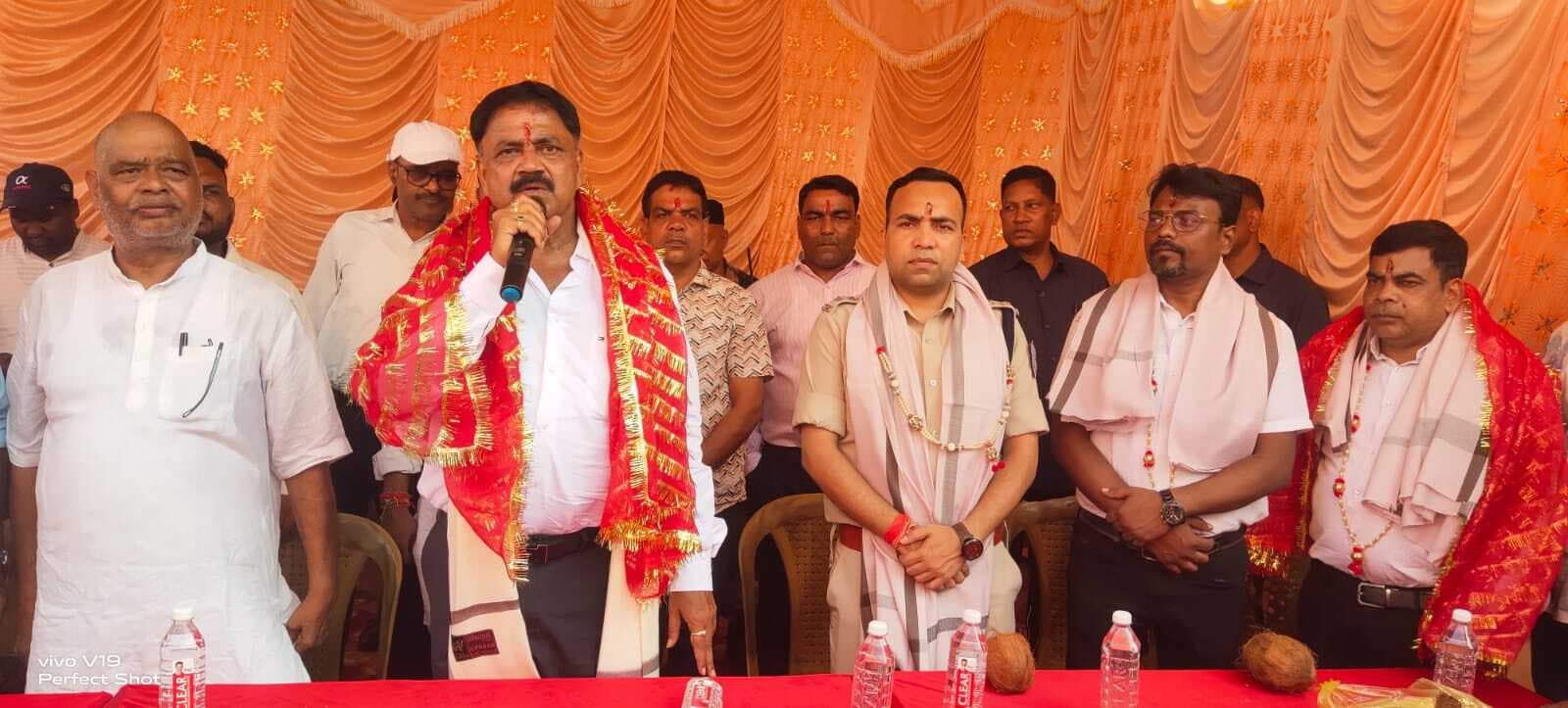 Giridih News :नगर विकास मंत्री पहुंचे पीरटांड़, माता का किया दर्शन