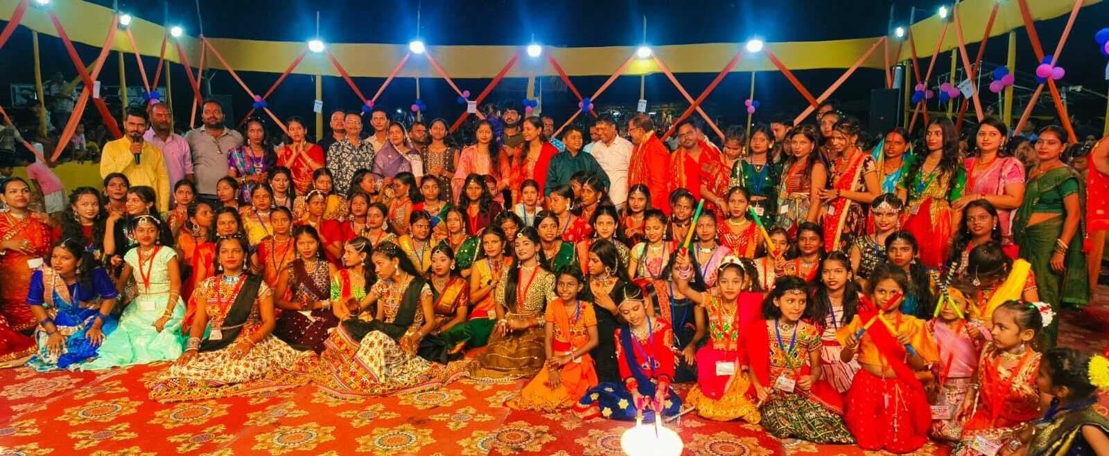 लोक नृत्य, डांडिया , गरबा व झिंझिया कार्यक्रम का हुआ आयोजन